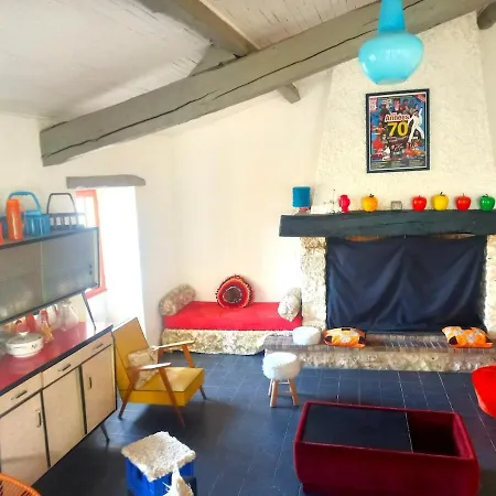 La Maison Pop-70's-spot Nature-b&b 펜션 Sarrant