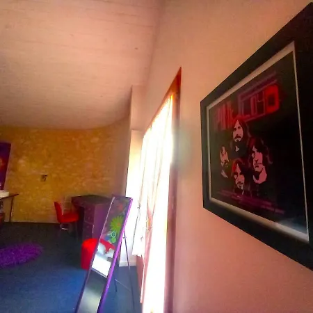 La Maison Pop-70's-spot Nature-b&b Sarrant