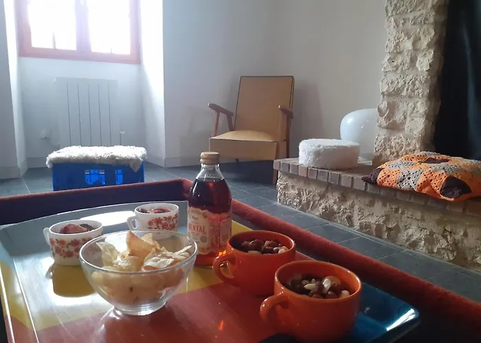 La Maison Pop-70's-spot Nature-b&b Hébergement de vacances Sarrant