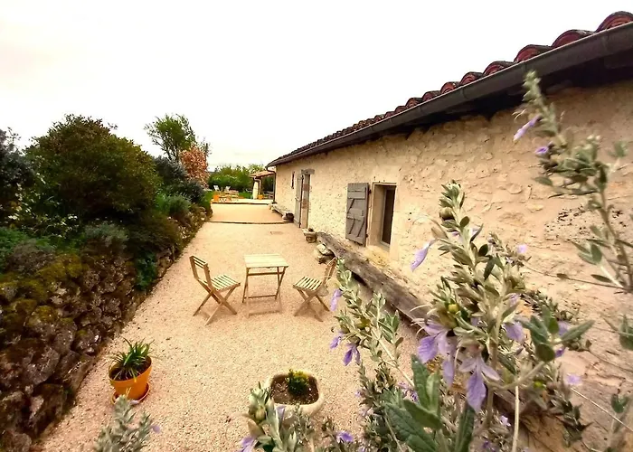 La Maison Pop-70's-spot Nature-b&b Hébergement de vacances Sarrant