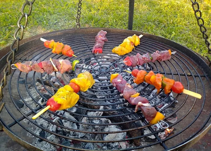 La Maison Pop-70's-spot Nature-b&b Hébergement de vacances Sarrant